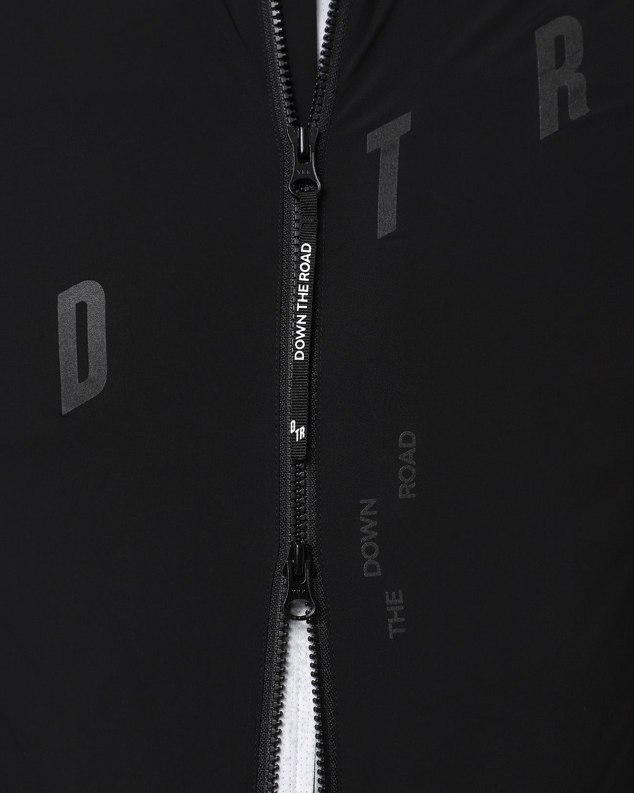 чорна велокуртка